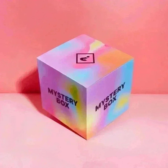 Other - 10 Piece Mystery Reseller Bread and Butter Box